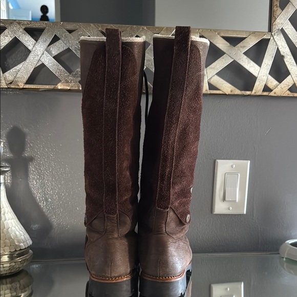 Timberland Brown Lace-Up Boots - Picture 3 of 11